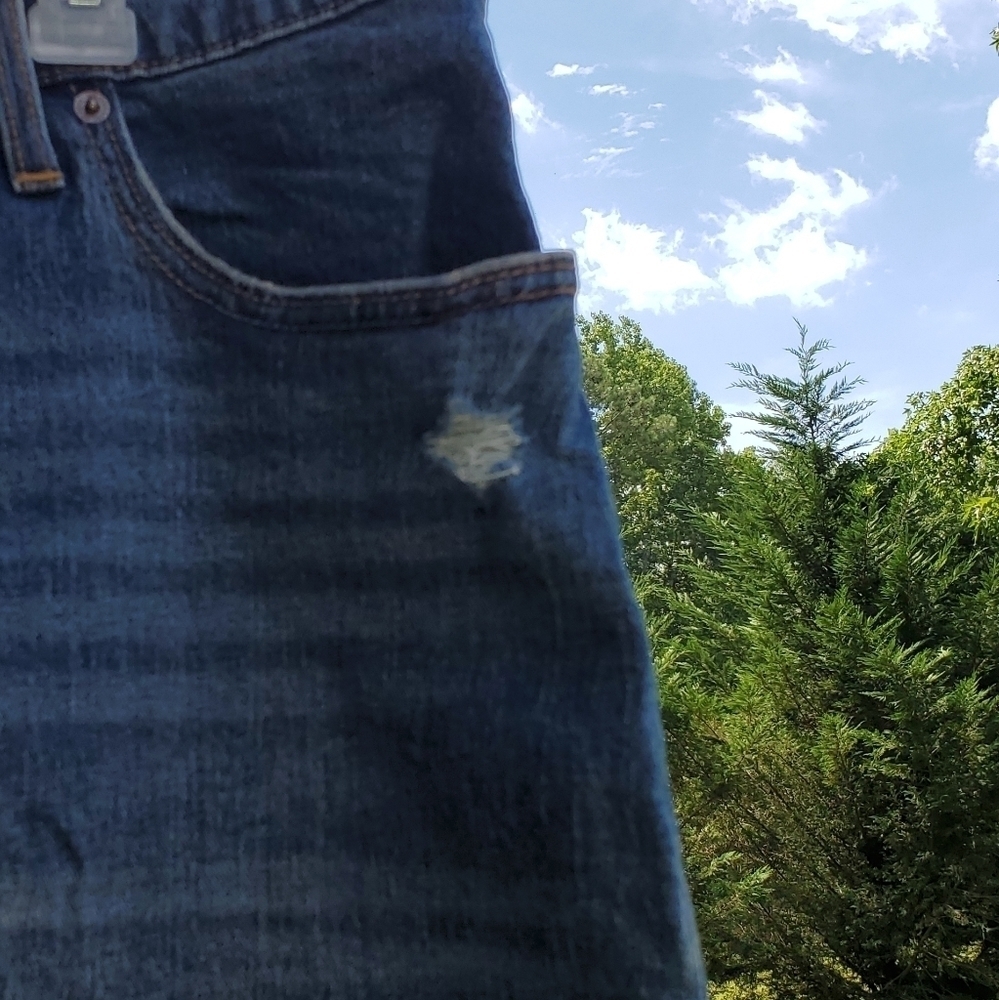 UNIVERSAL THREAD NWT distressed denim boyfriend shorts - Picture 3 of 7